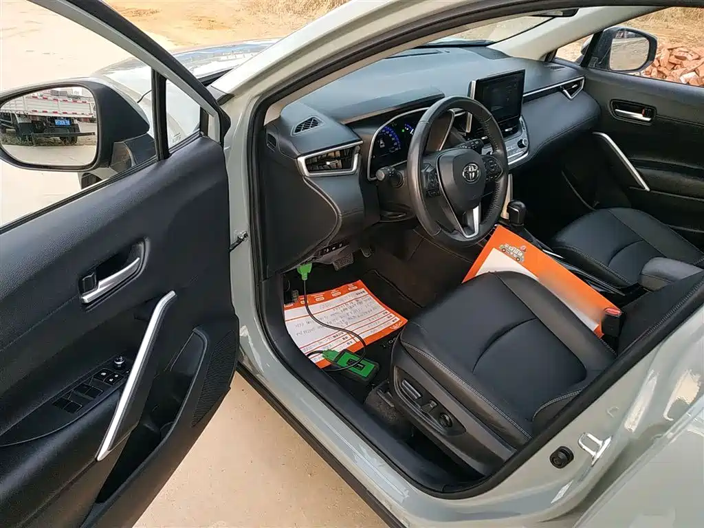 Toyota Corolla Cross 2022 2.0L Flagship Edition фото 13