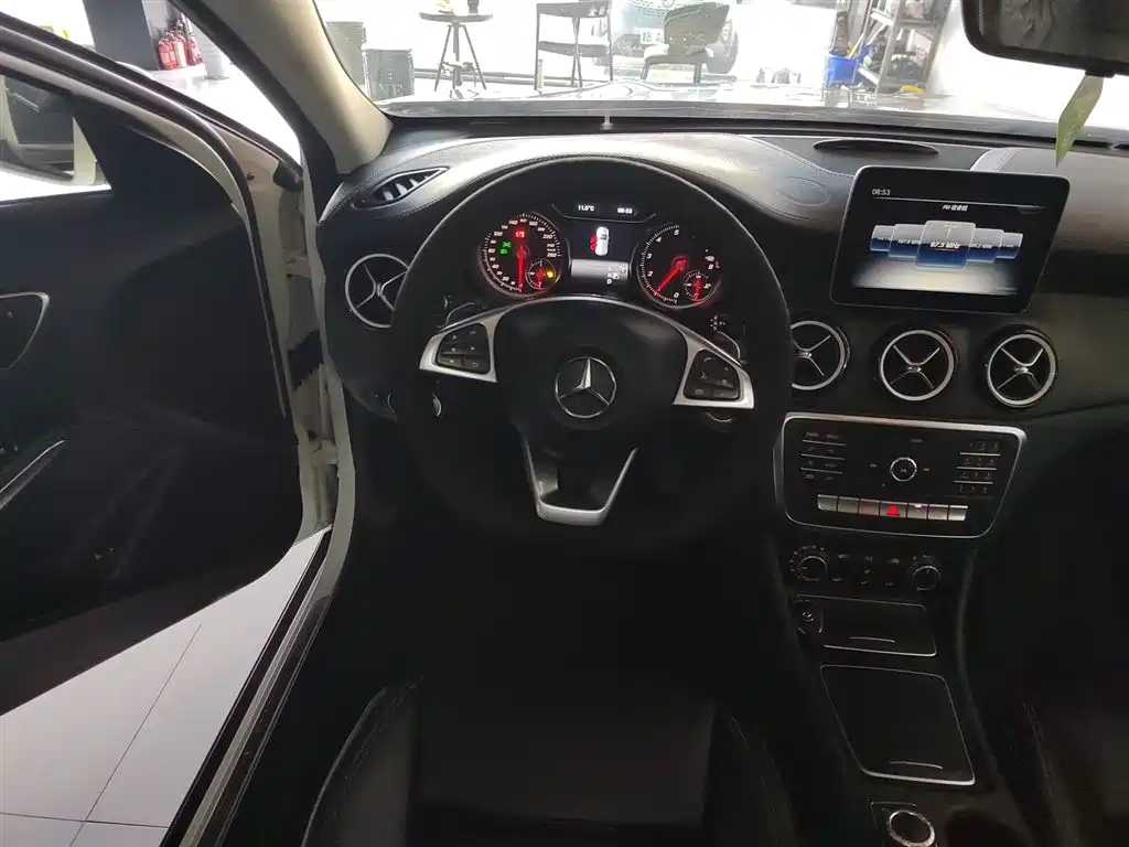 Mercedes-Benz GLA 2019 GLA 200 Fashion фото 3