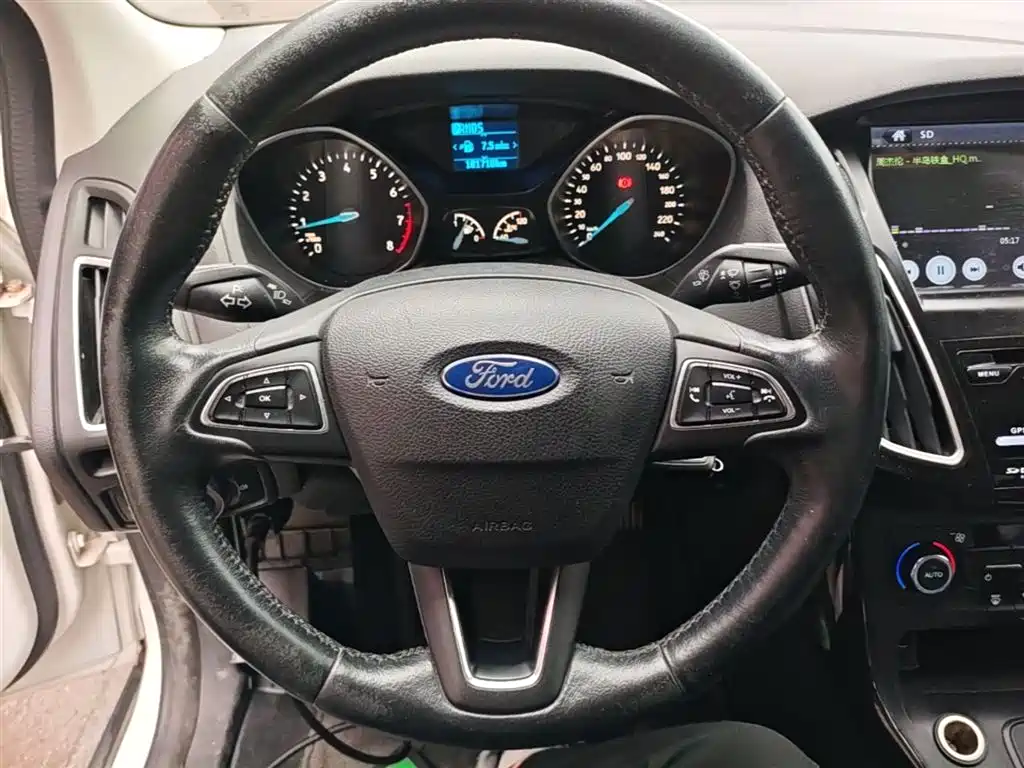Фото 11 - Ford Focus