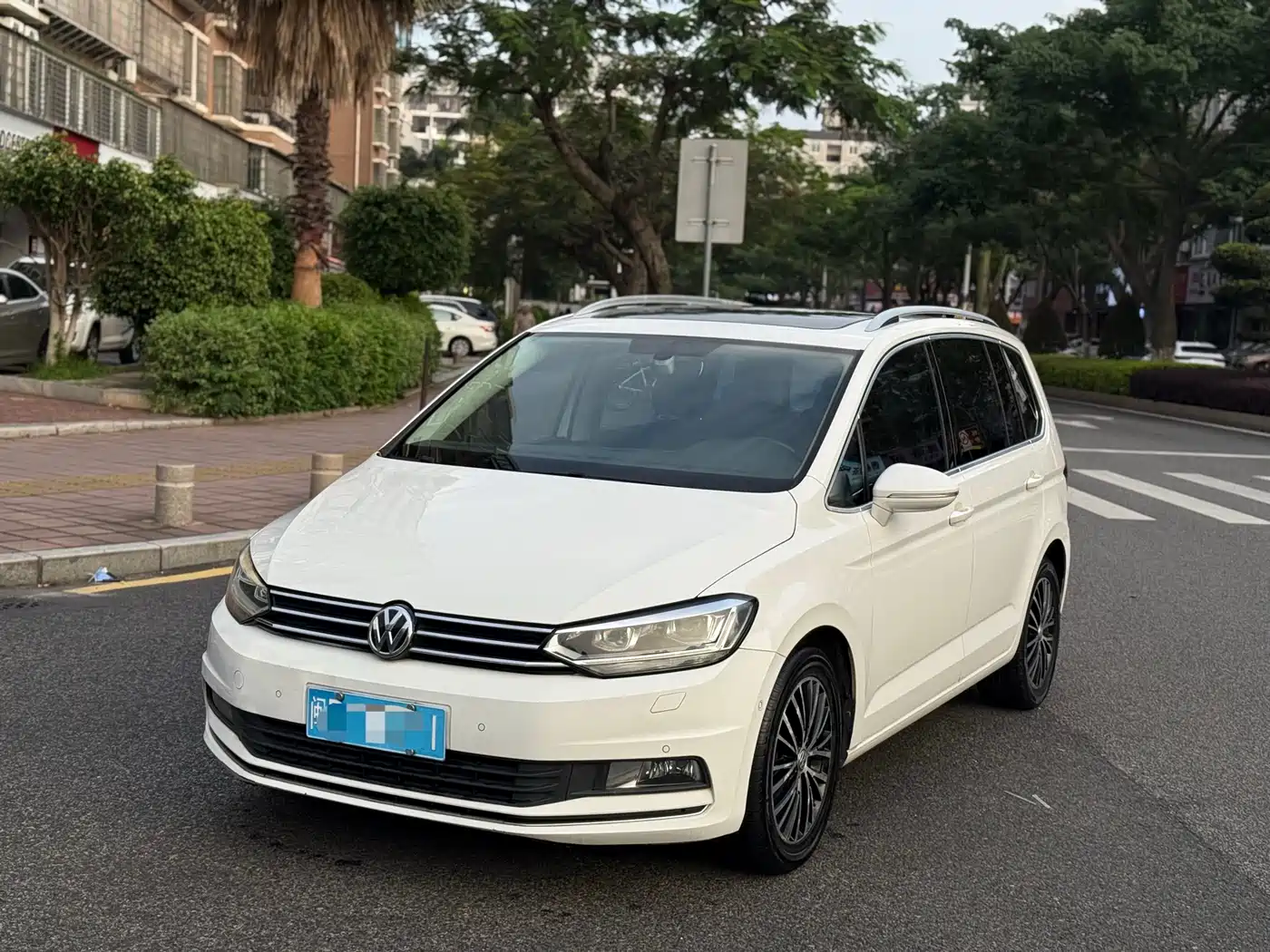 Volkswagen Touran 2016 Touran L 280TSI DSG Luxury