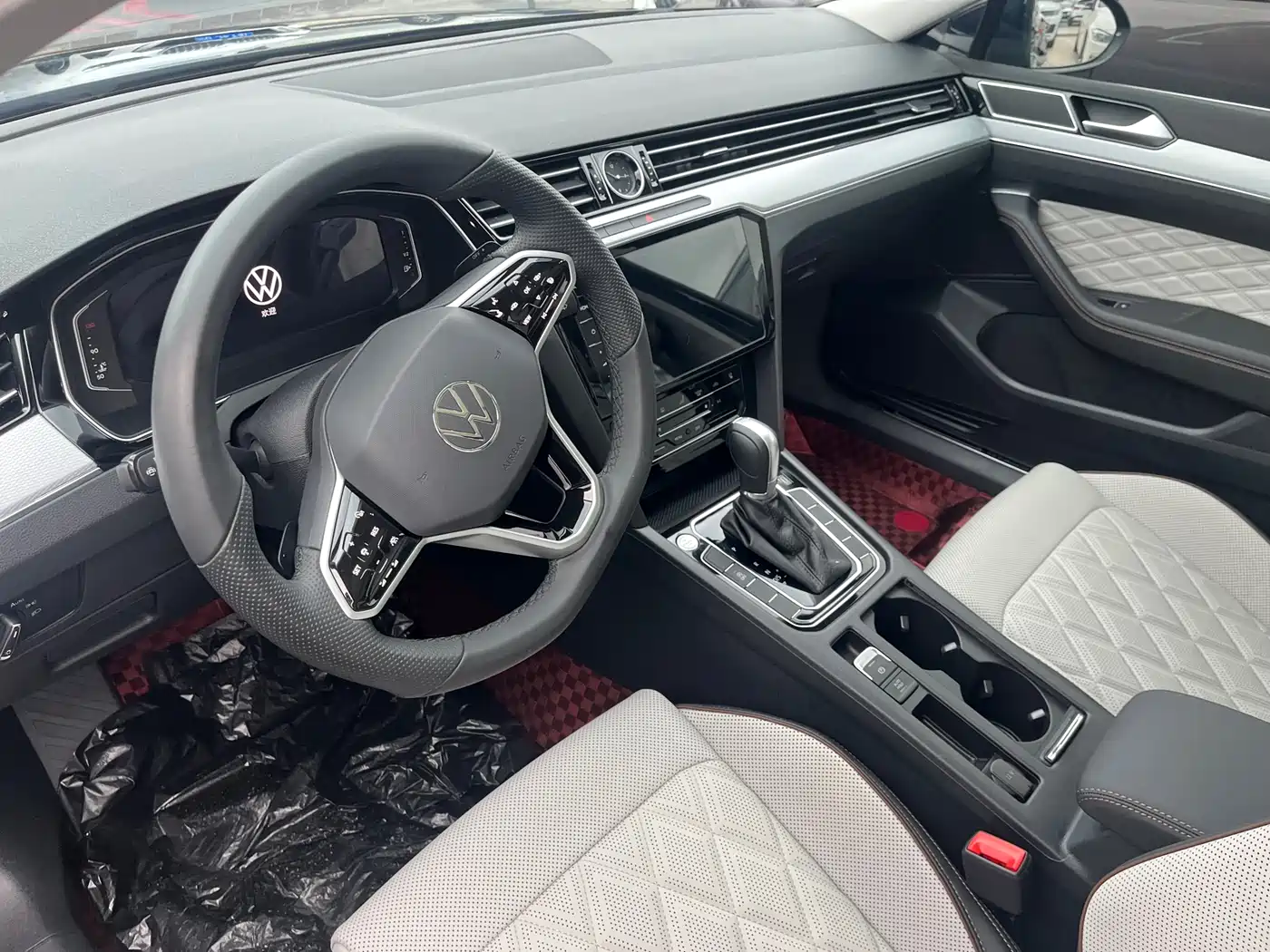 Volkswagen Magotan 2025 Popular Edition 330TSI DSG Luxury фото 11