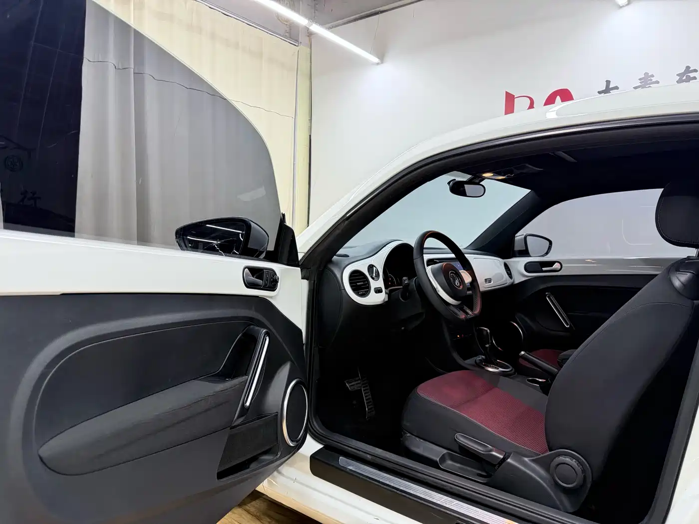 Volkswagen Beetle 2015 280TSI фото 23