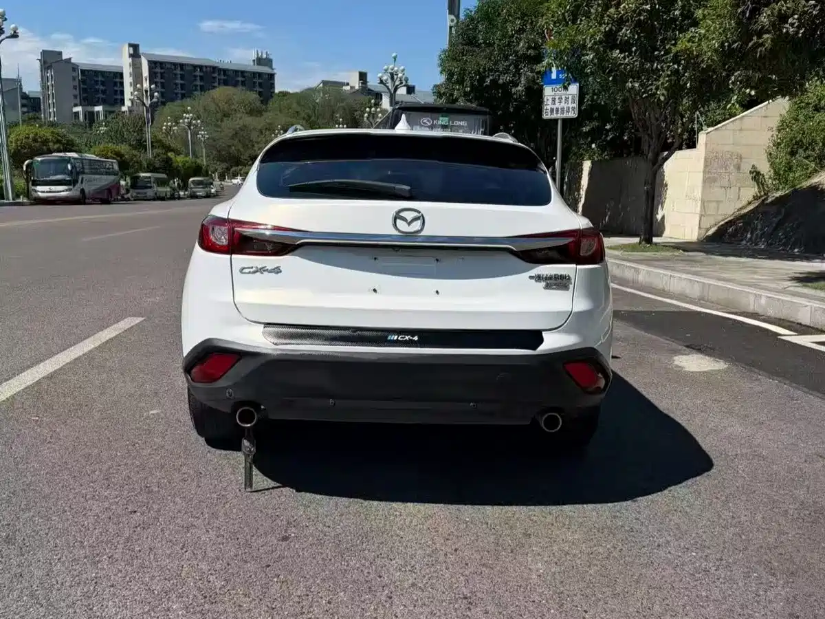 Фото 7 - Mazda CX-4