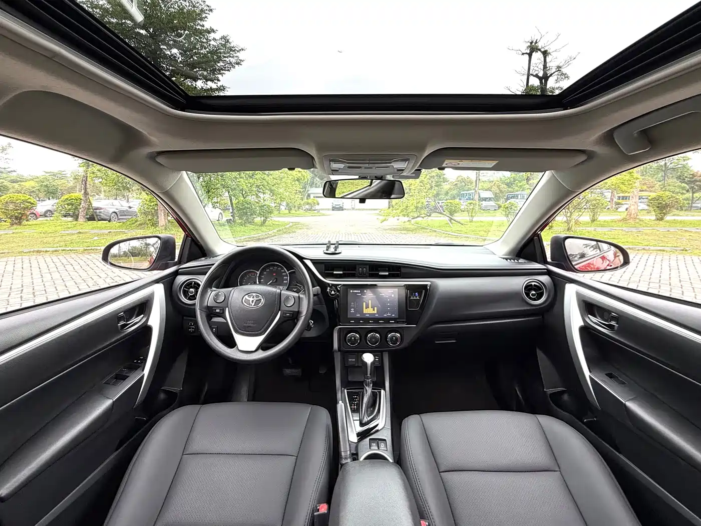 Toyota Levin 2017 Facelift 185T CVT Elite (China V) фото 16