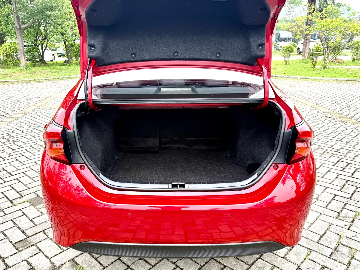 Toyota Levin 2017 Facelift 185T CVT Elite (China V) фото 21