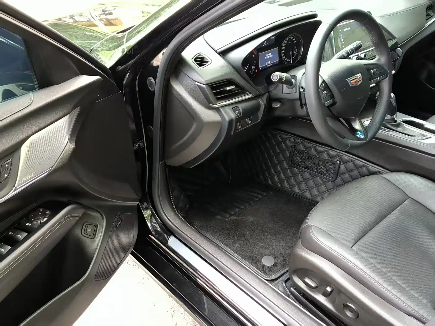CADILLAC CT4
