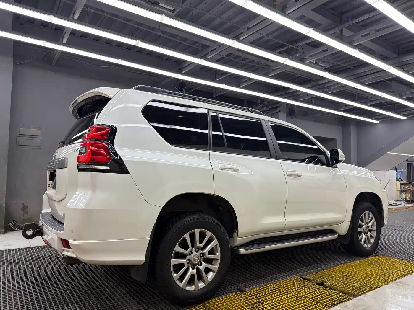 Toyota Prado 2019 3.5L Automatic TX-L Zunxiang Edition фото 6