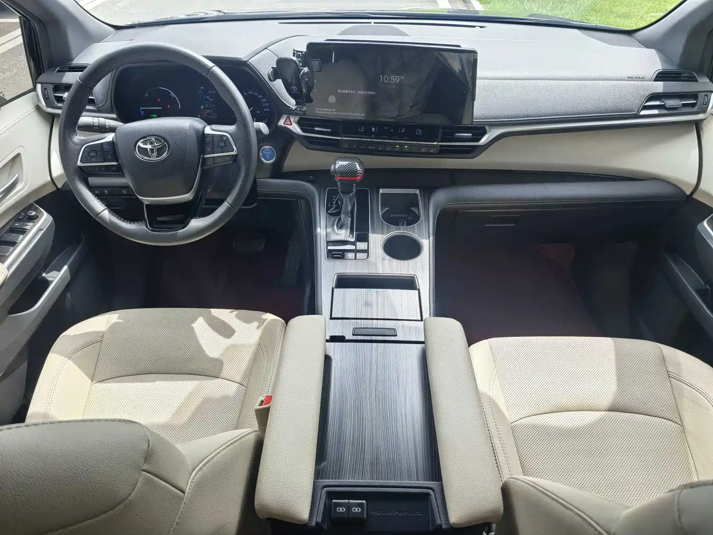 Toyota Sienna 2023 2.5L Hybrid Premium Edition фото 5