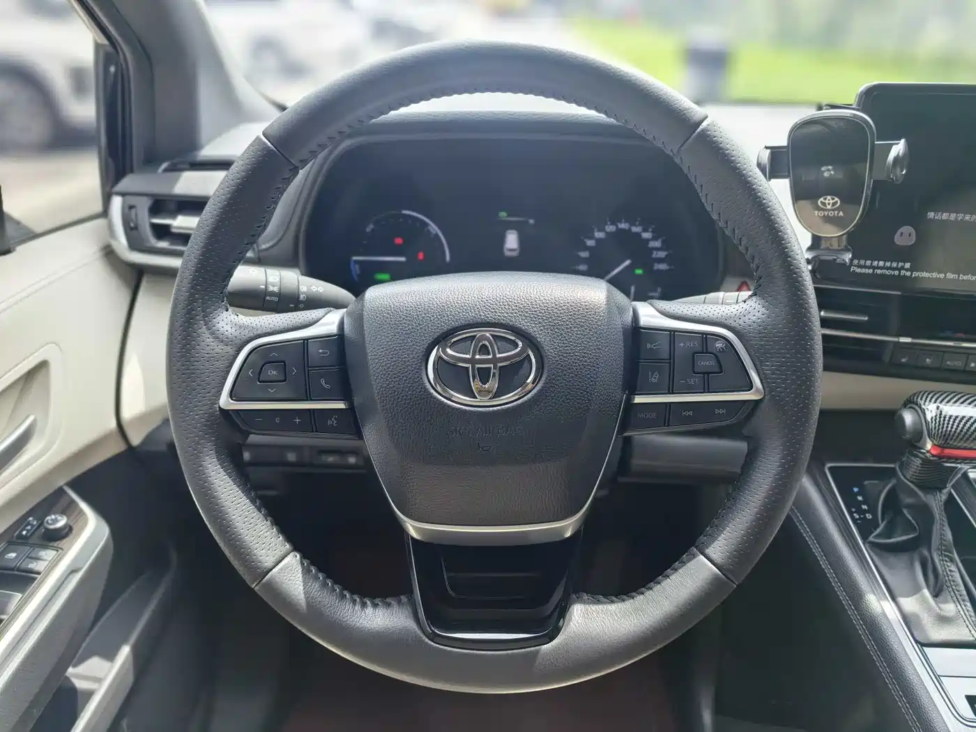 Toyota Sienna 2023 2.5L Hybrid Premium Edition фото 13