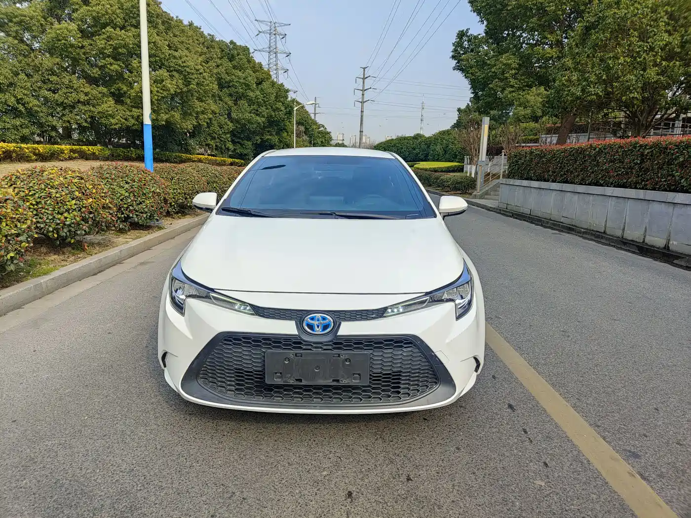 Toyota Levin 2022 Dual Engine 1.8H E-CVT Progressive Edition фото 2