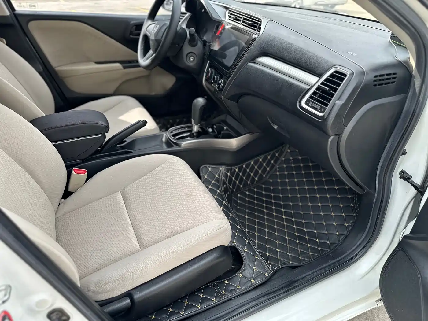 Honda Greiz 2016 2016 1.5L CVT Classic Edition