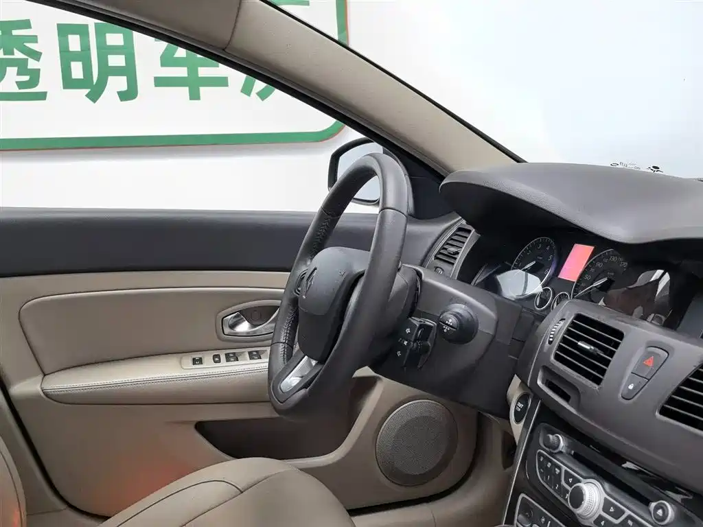 Renault Latitude 2011 2.5L Automatic Flagship Navigation Edition фото 9