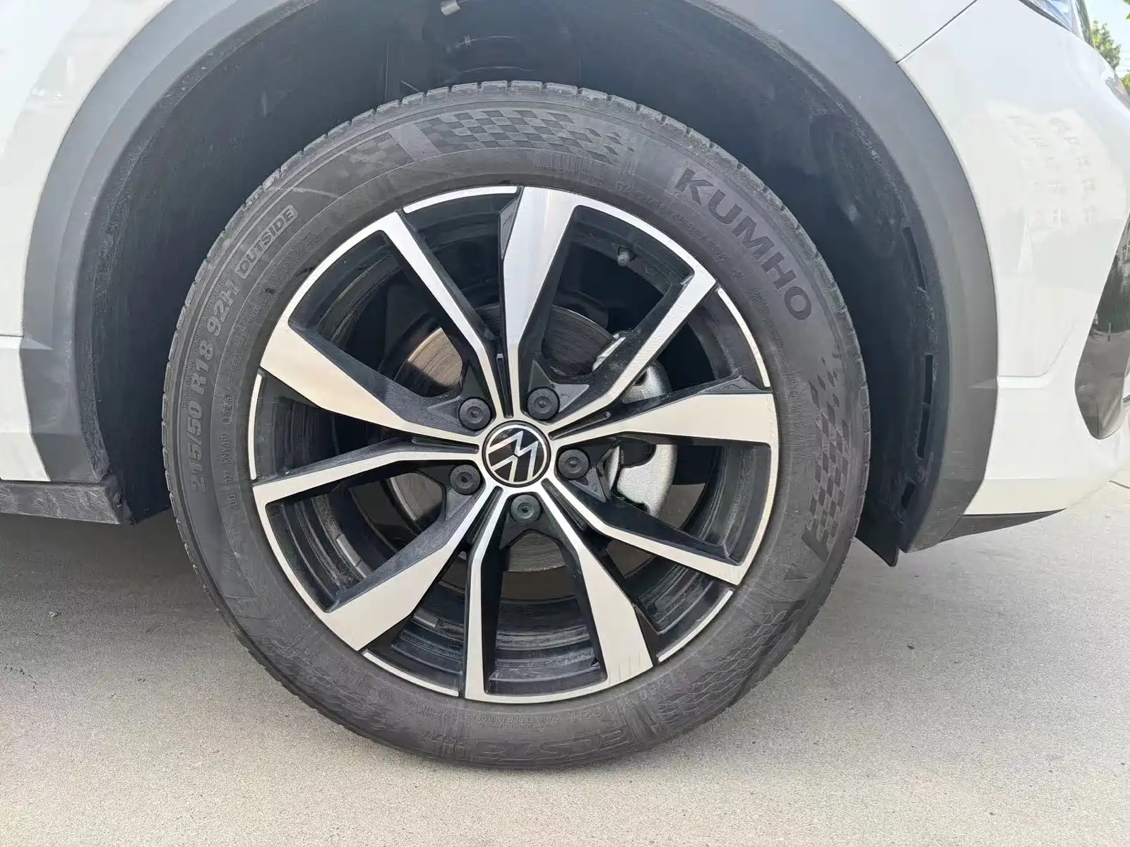Photo 4 - Volkswagen T-ROC