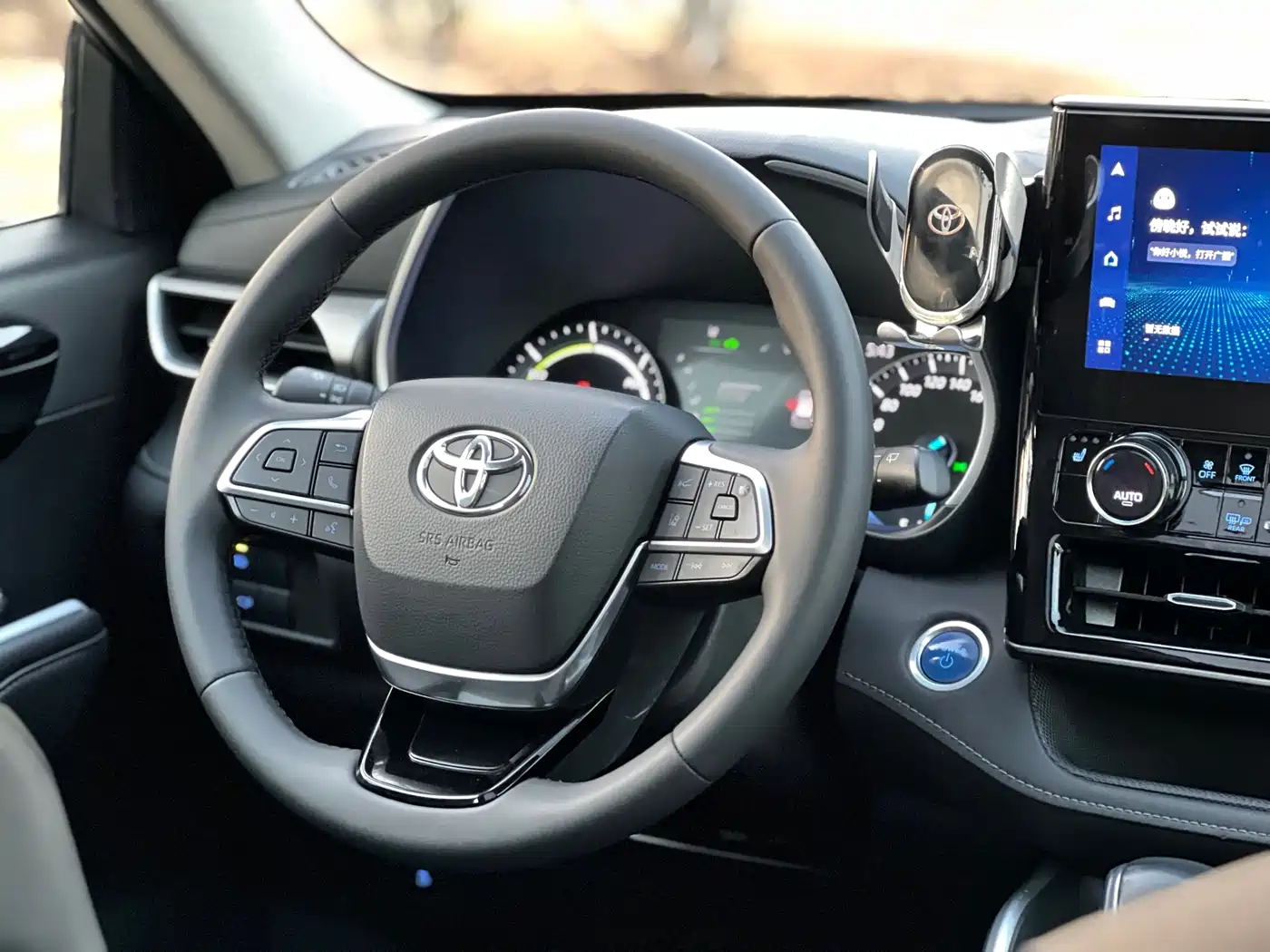 Toyota Highlander 2022 Dual Engine 2.5L 2WD Premium 7-Seater фото 18