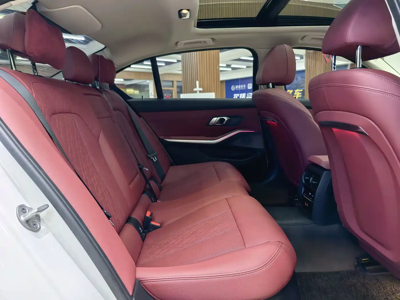 BMW 3 Series 2025 325Li M Sport Package фото 11