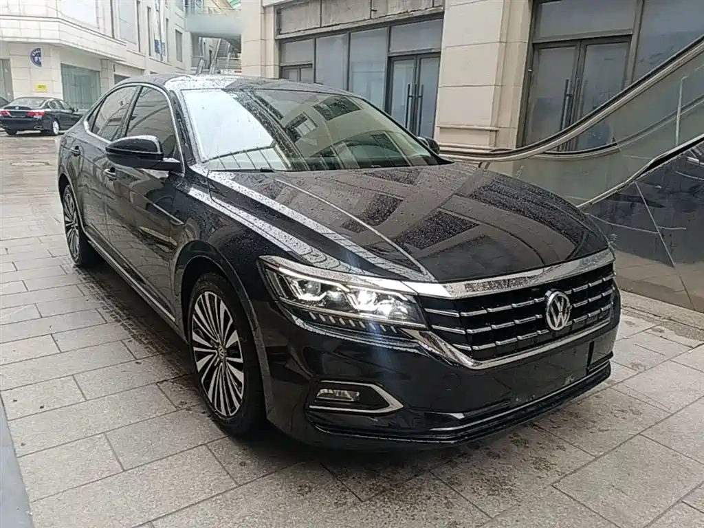 Volkswagen Passat 2019 330TSI Luxury Edition China VI фото 4
