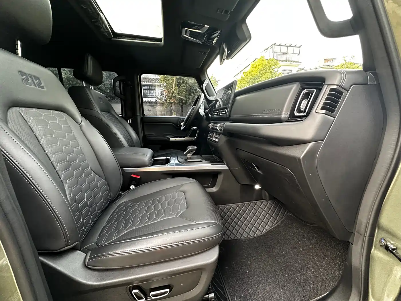 212 T01 2025 2024 2.0T Explorer