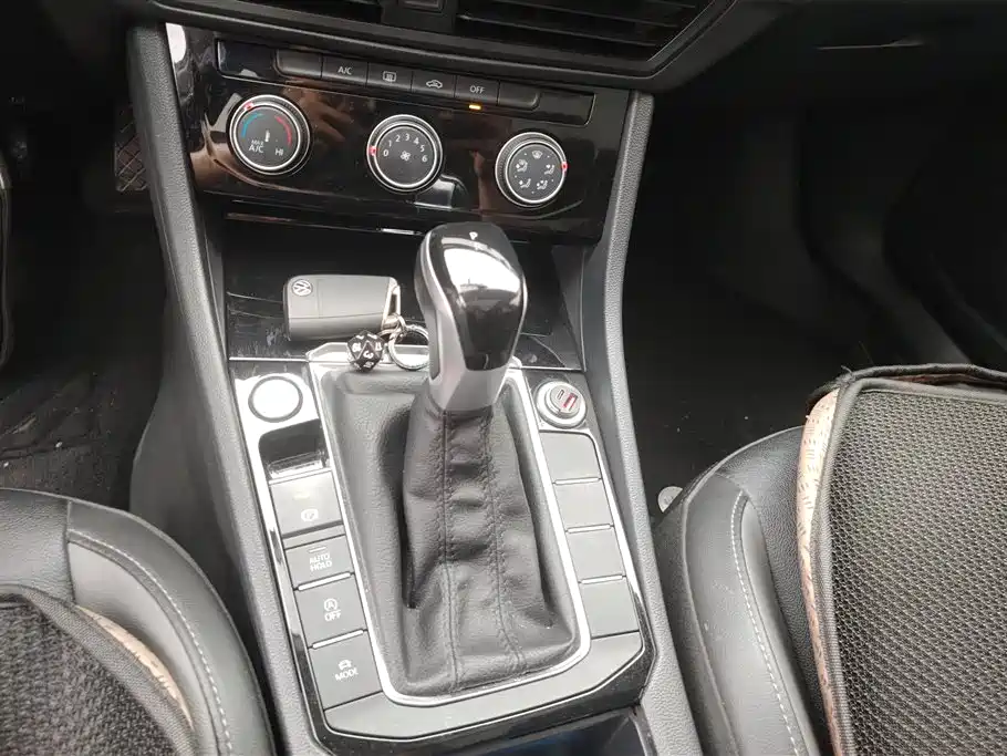 Volkswagen Sagitar 2021 280TSI DSG Surpassing Edition фото 16