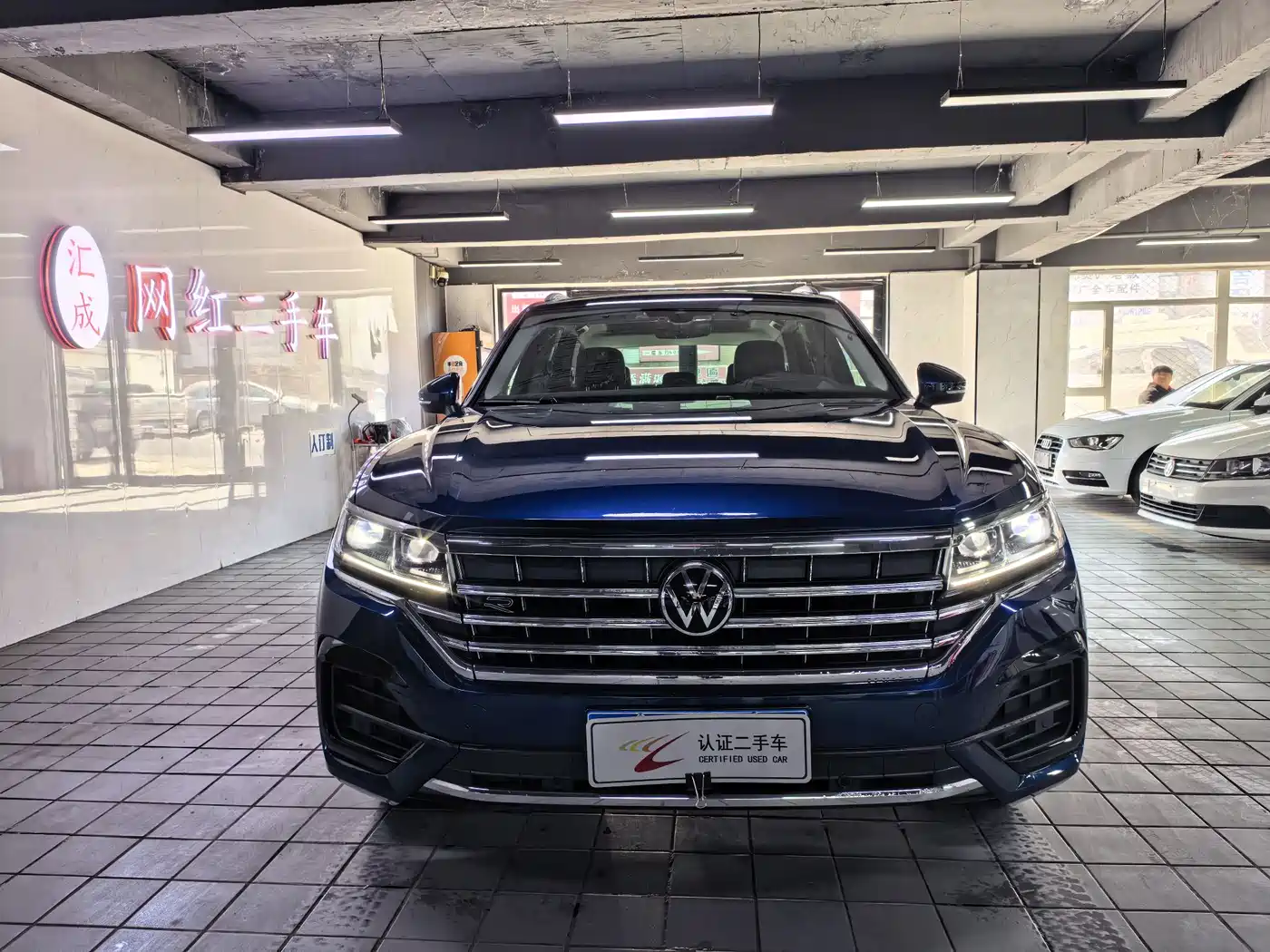 VOLKSWAGEN TOUAREG