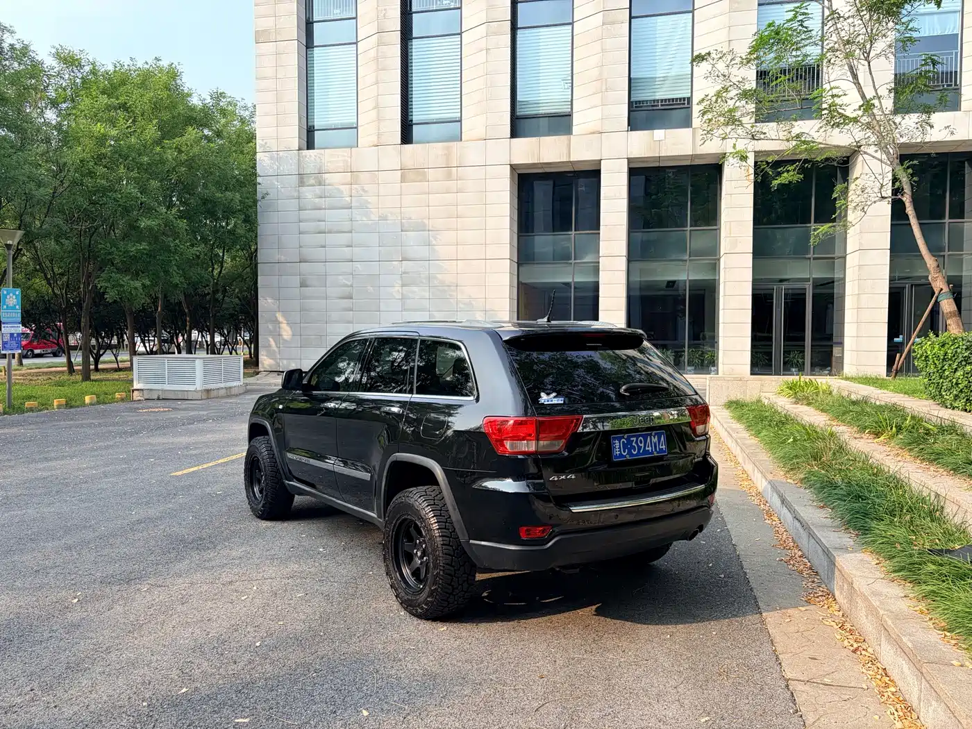 Jeep Grand Cherokee (Import) 2011 2011 Facelift 3.6L Anniversary Navigation Luxury