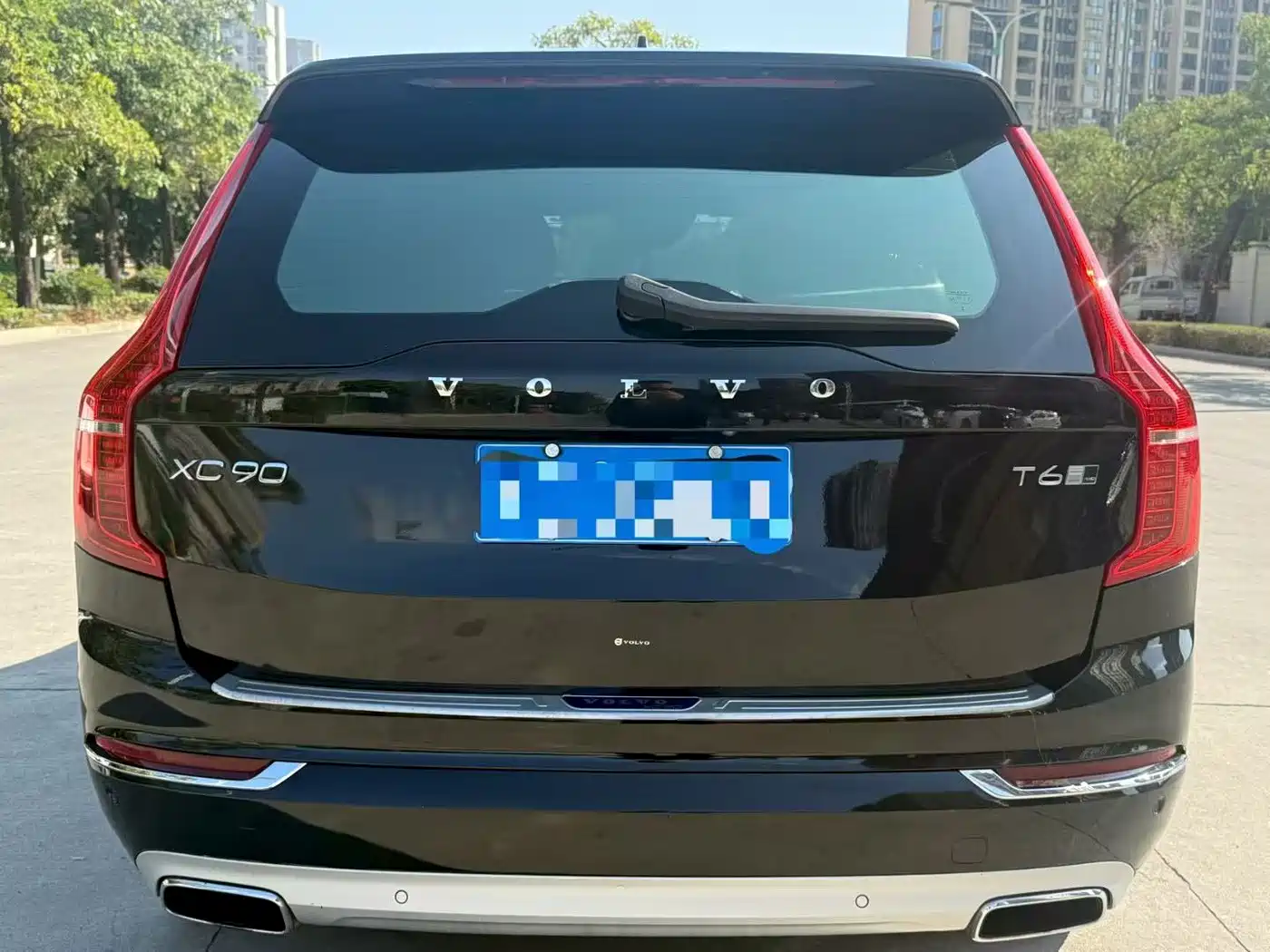 VOLVO XC90