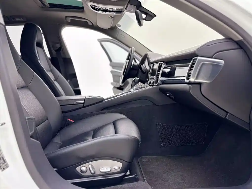 Porsche Panamera 2014 Panamera 4 3.0T фото 18