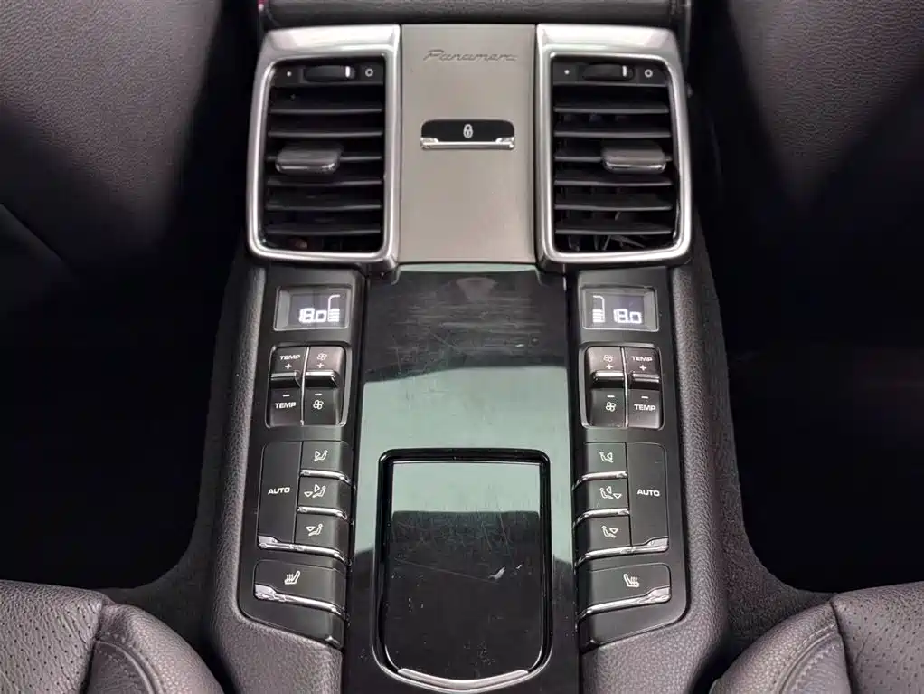Porsche Panamera 2014 Panamera 4 3.0T фото 23