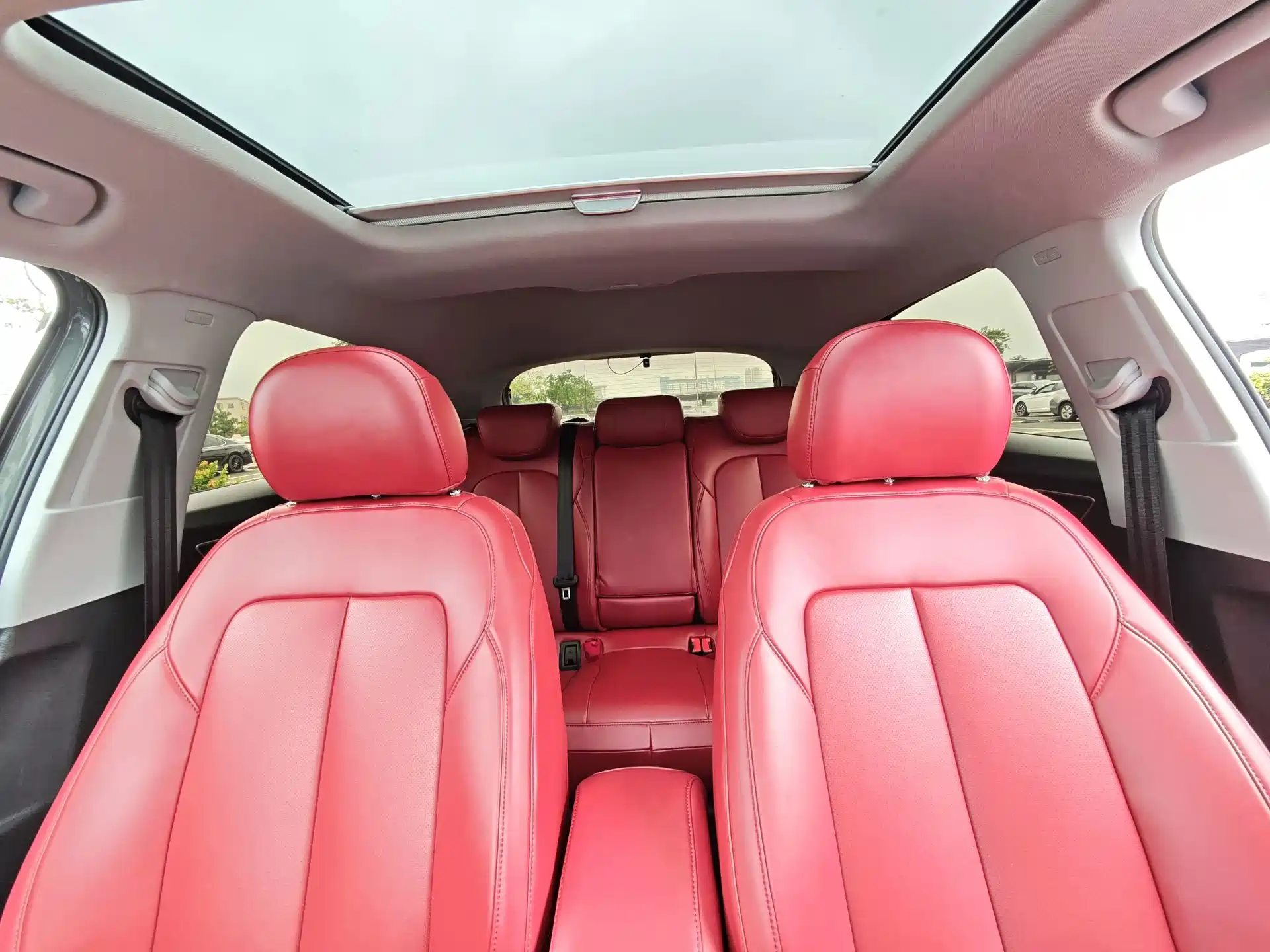 Photo 11 - Audi Q2L