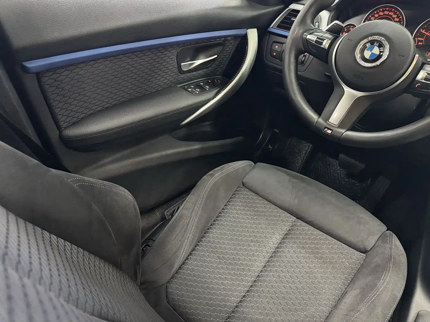 BMW 3 Series 2018 320i M Sport Package фото 25