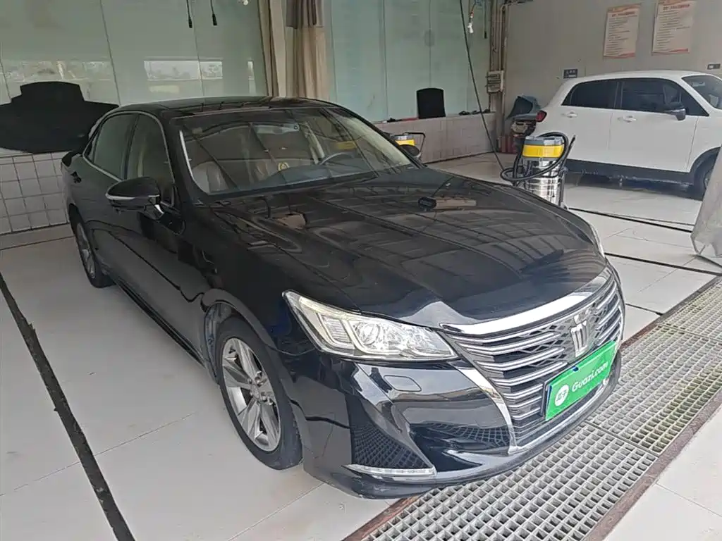 Toyota Crown 2015 2.0T Pioneer фото 4