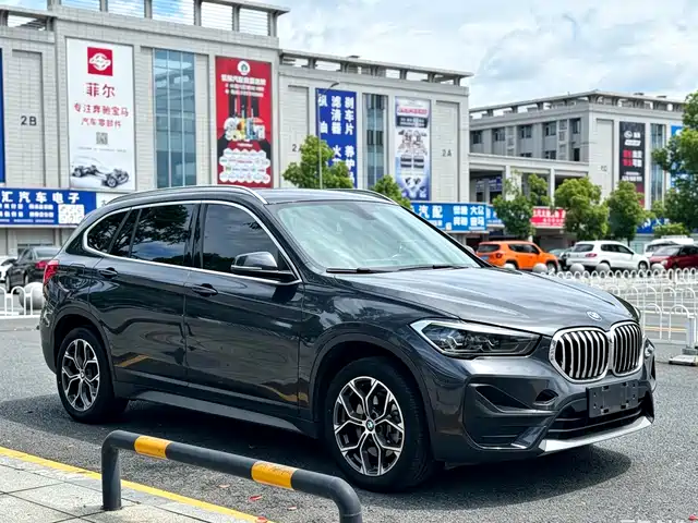 BMW X1 2021 sDrive25Li Leading — фото 3