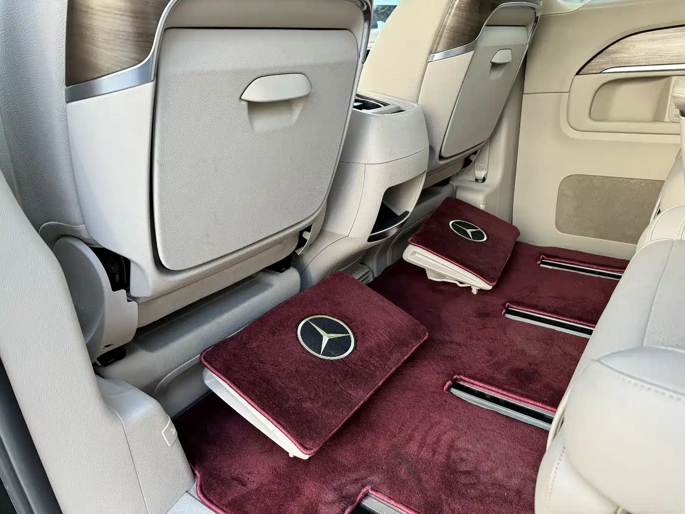 Mercedes-Benz V-Class 2021 V 260 L Long Wheelbase Premium Edition фото 13