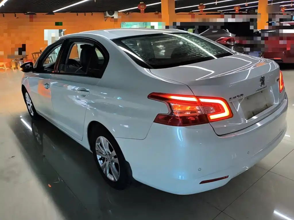 Photo 5 - Peugeot 408