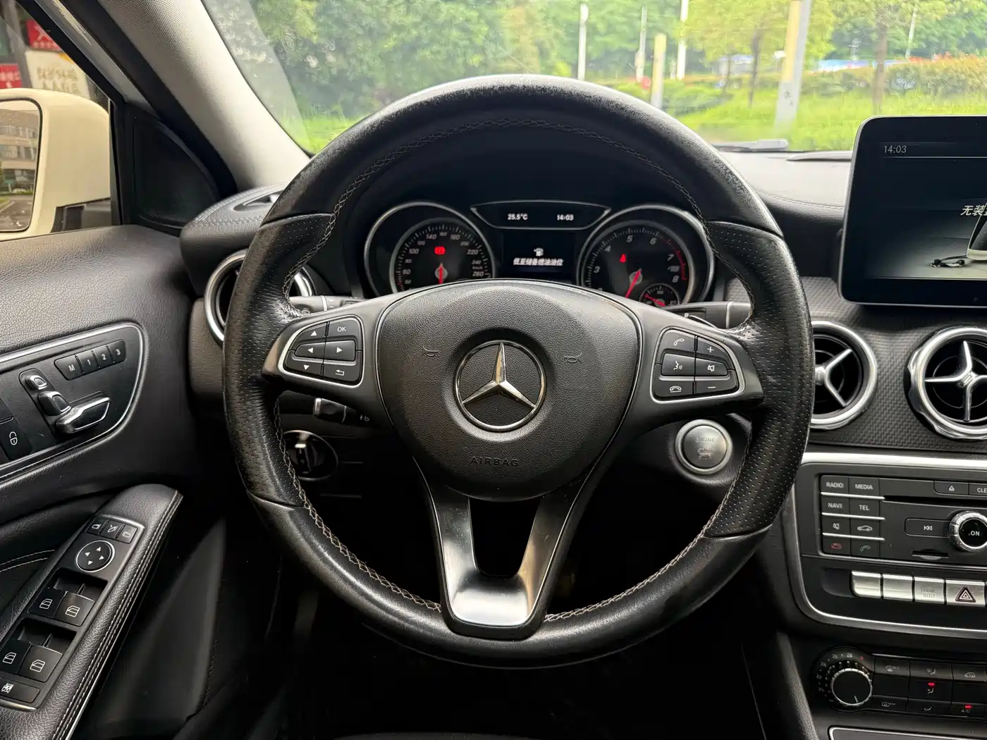 Mercedes-Benz GLA 2017 GLA 200 Fashion фото 10