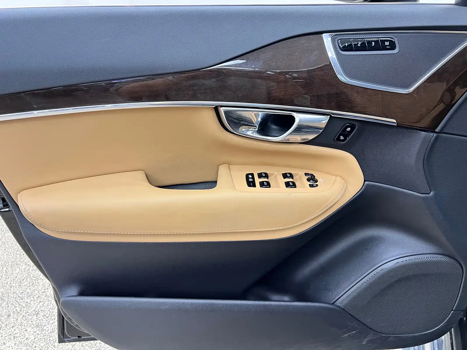 Photo 5 - Volvo XC90