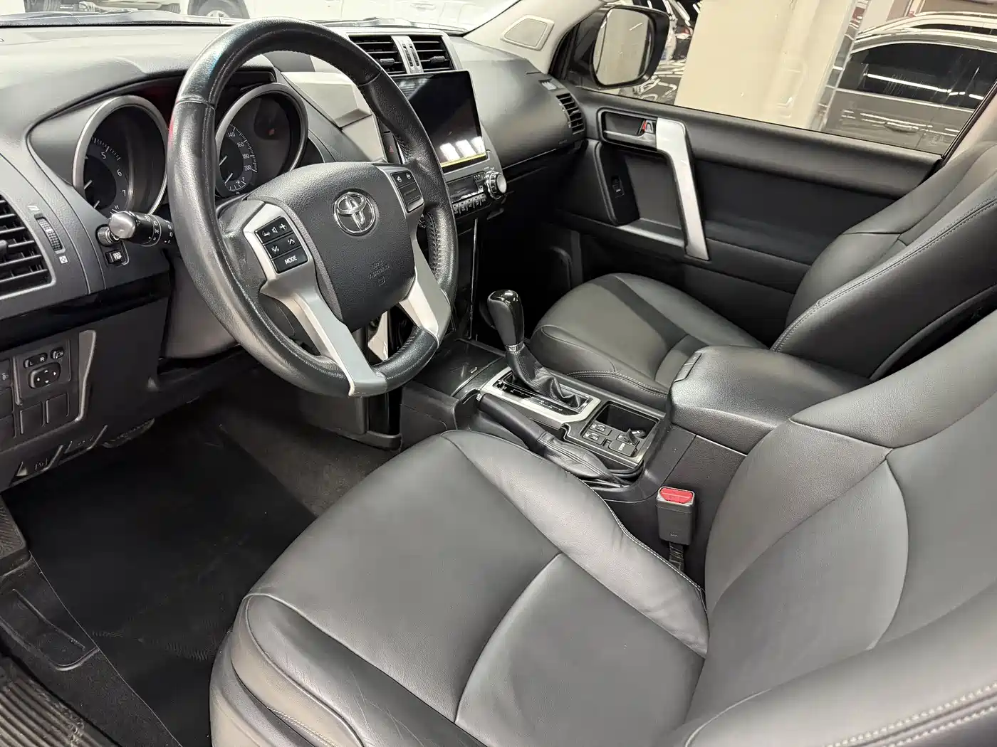 Toyota Prado (Import) 2014 2.7L Automatic Standard Edition фото 16