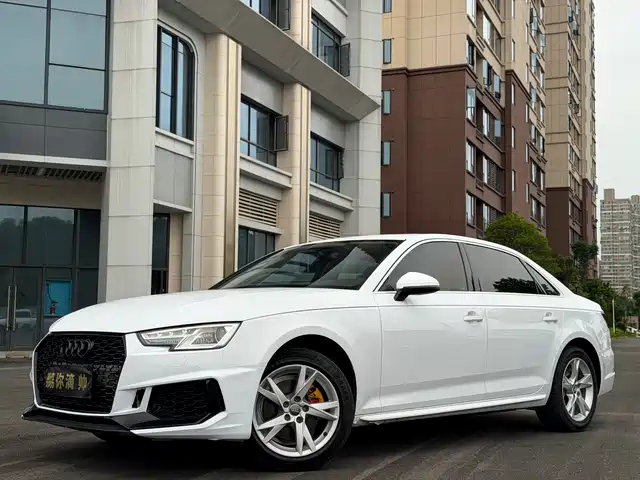 Audi A4L 2019