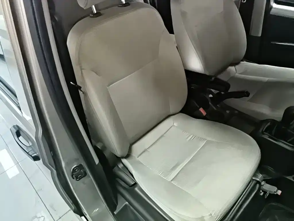 Wuling Motors Wuling Rongguang 2017 2015 1.2L S Base CNG