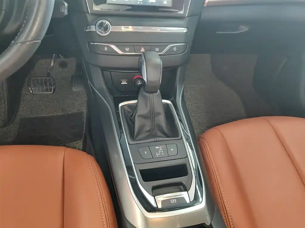 Peugeot 408 2014 1.8L Automatic Luxury Edition фото 14