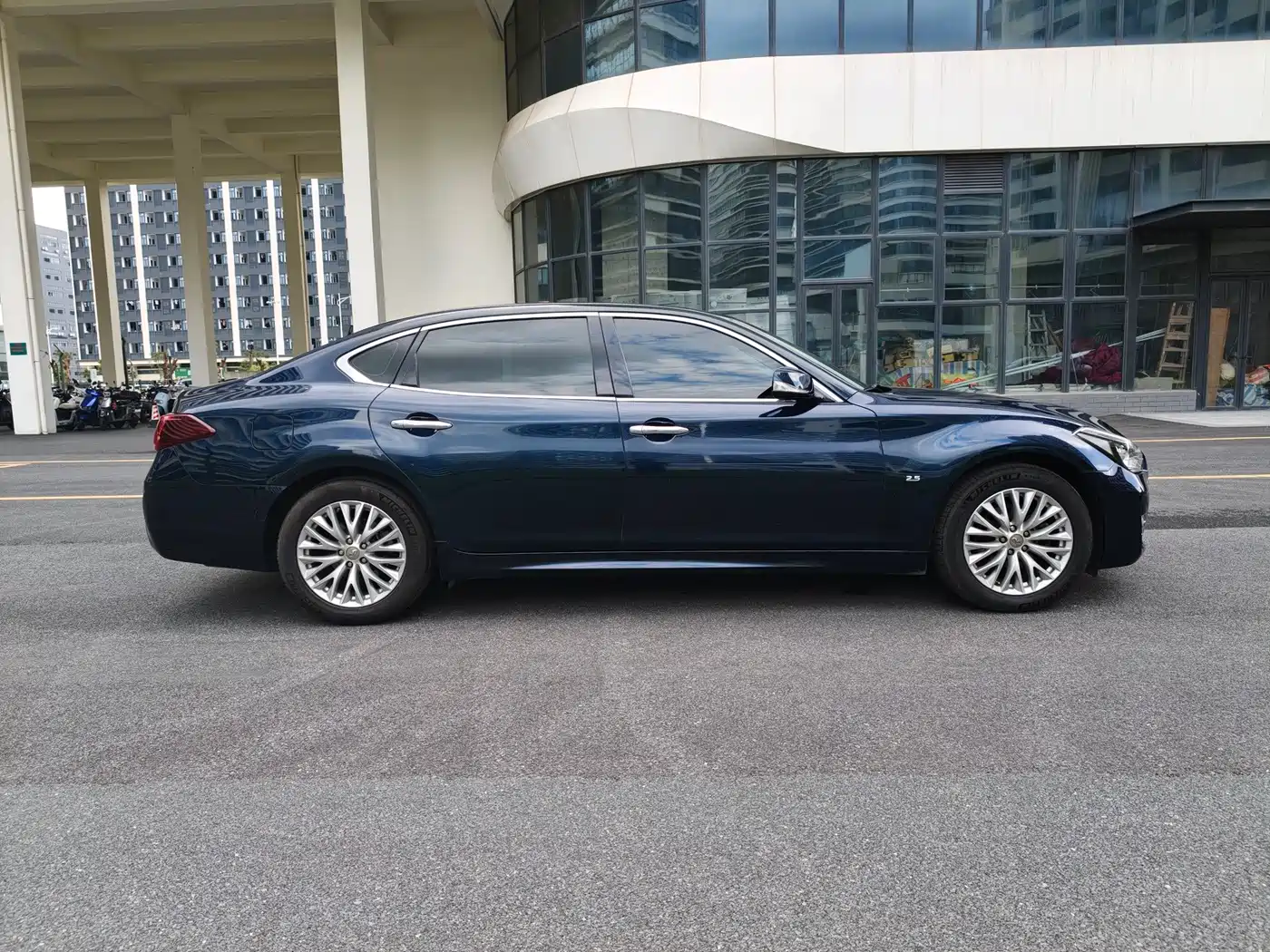 Infiniti Q70 2018 2017 Q70L 2.5L Enjoyment Edition