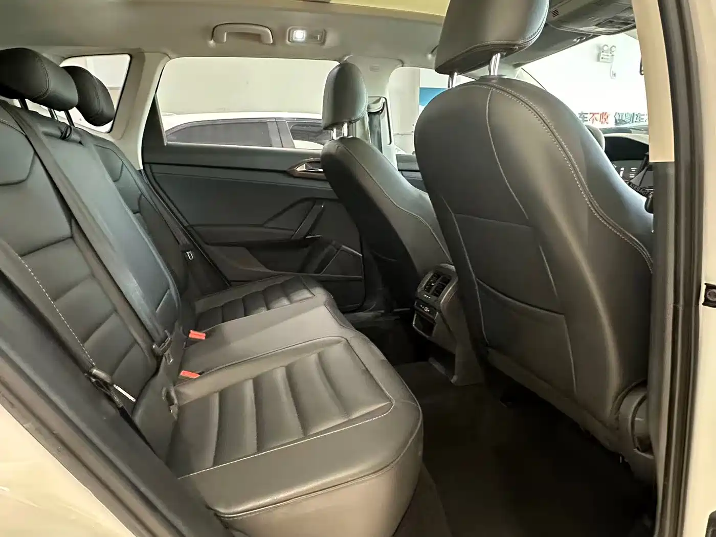 Volkswagen Tharu 2022 280TSI FWD Luxury Edition фото 10