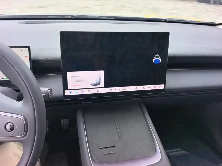 Nissan N6 2025 2025 Mid Configuration