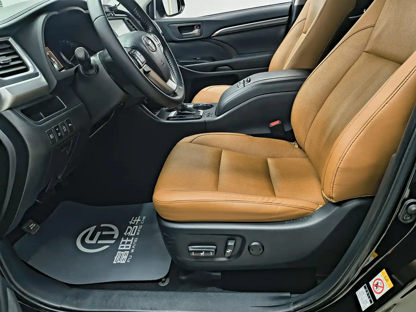 Toyota Highlander 2018 Model 2.0T 4WD Knight Edition 7-Seater China VI фото 18