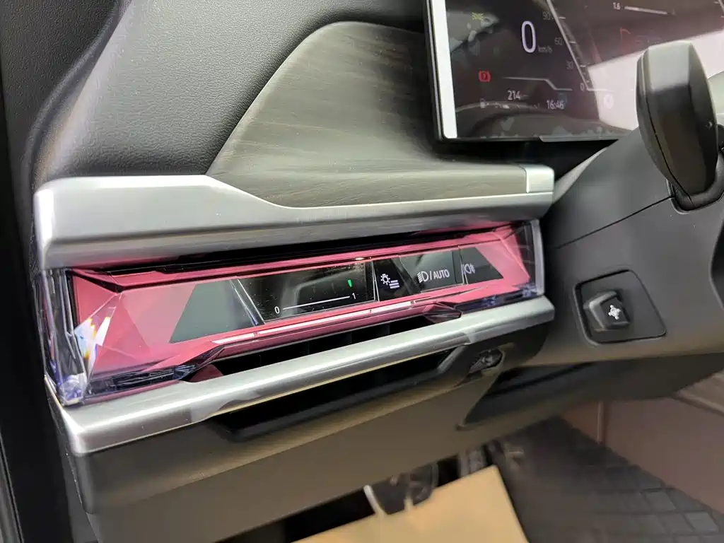 BMW 7 Series 2025 2023 Model 740Li Leading M Sport Package