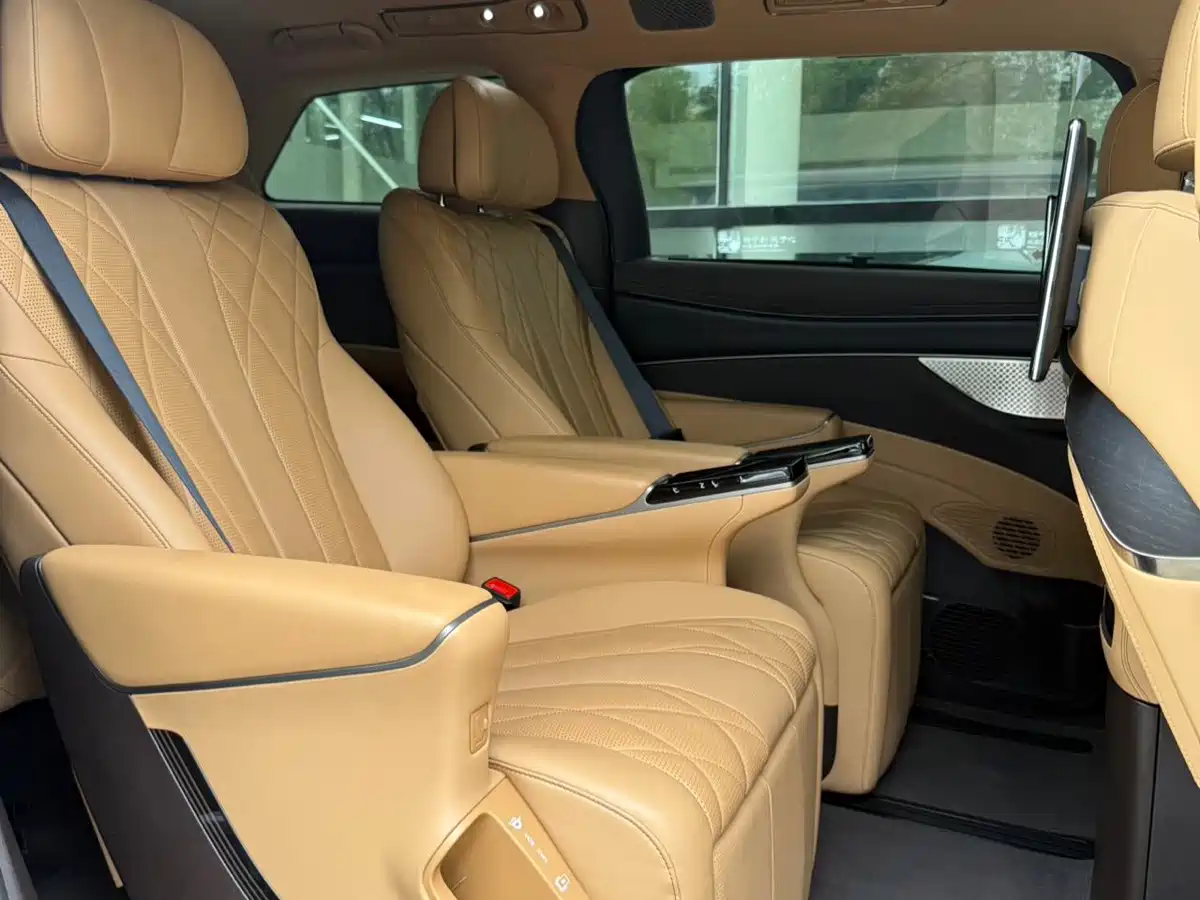 Denza D9 2025 2025 Model DM-i Smart Drive Edition 1020 AWD Flagship