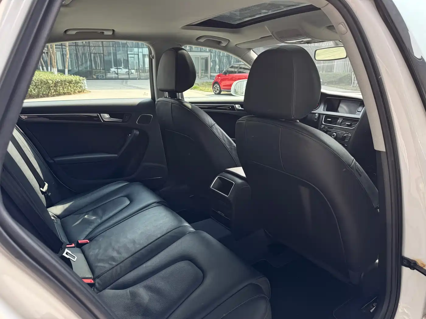 Audi A4L 2013 35 TFSI Automatic Comfort фото 17