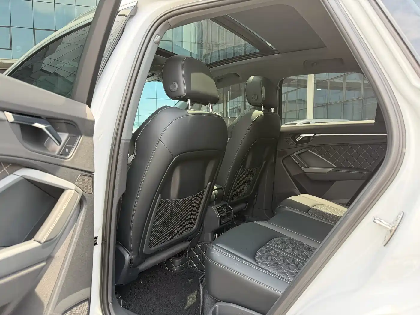 Audi Q3 2024 35 TFSI Fashion Sport фото 5