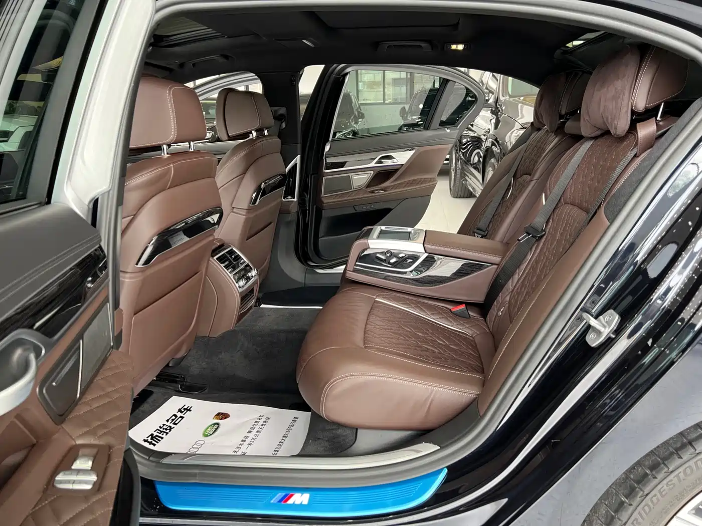 BMW 7 Series 2021 Model 740Li Leading M Sport Package фото 9