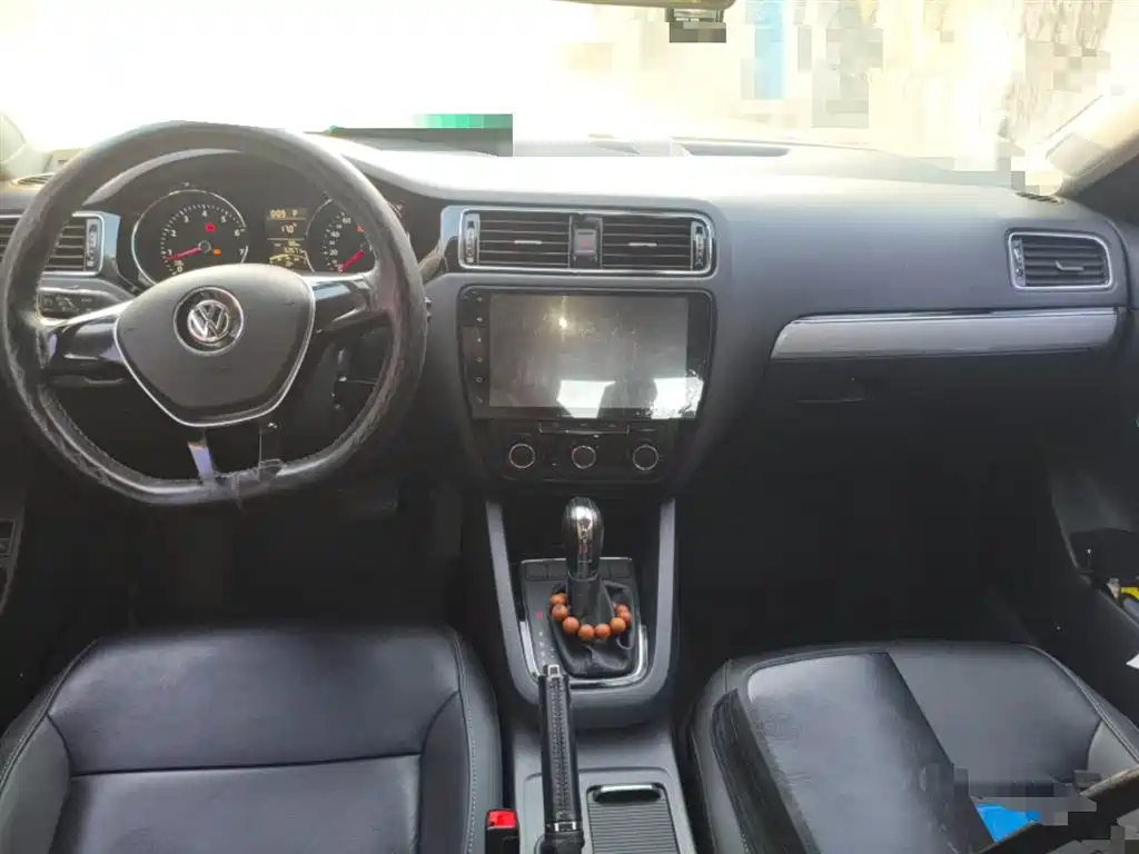 Volkswagen Sagitar 2015 1.6L Automatic Comfort фото 13