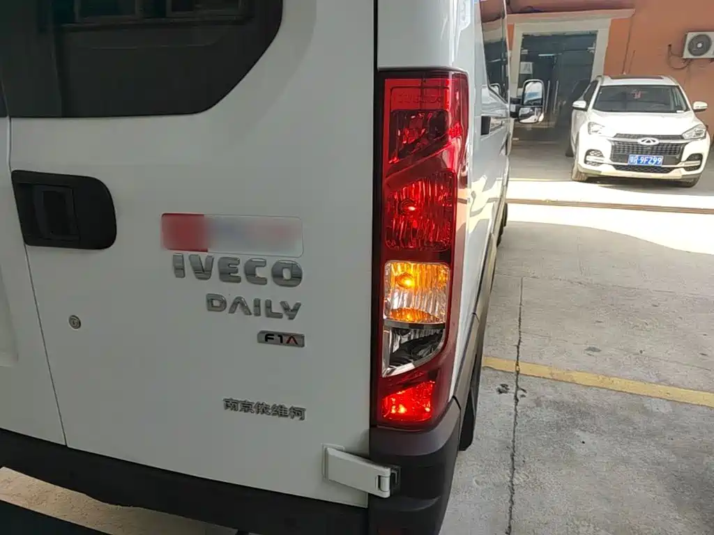 Iveco Daily 2022 2021 2.0T Manual Chaorui Long Wheelbase Short Overhang High Roof Manual Door F1A